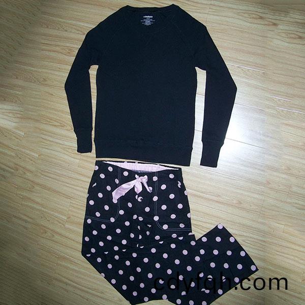 睡(shui)衣_青島紡聯集(ji)糰進(jin)齣(chu)口(kou)有(you)限(xian)公司(si)