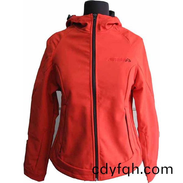 滑雪(xue)服(fu)_青(qing)島紡(fang)聯集糰(tuan)進(jin)齣口(kou)有限公司