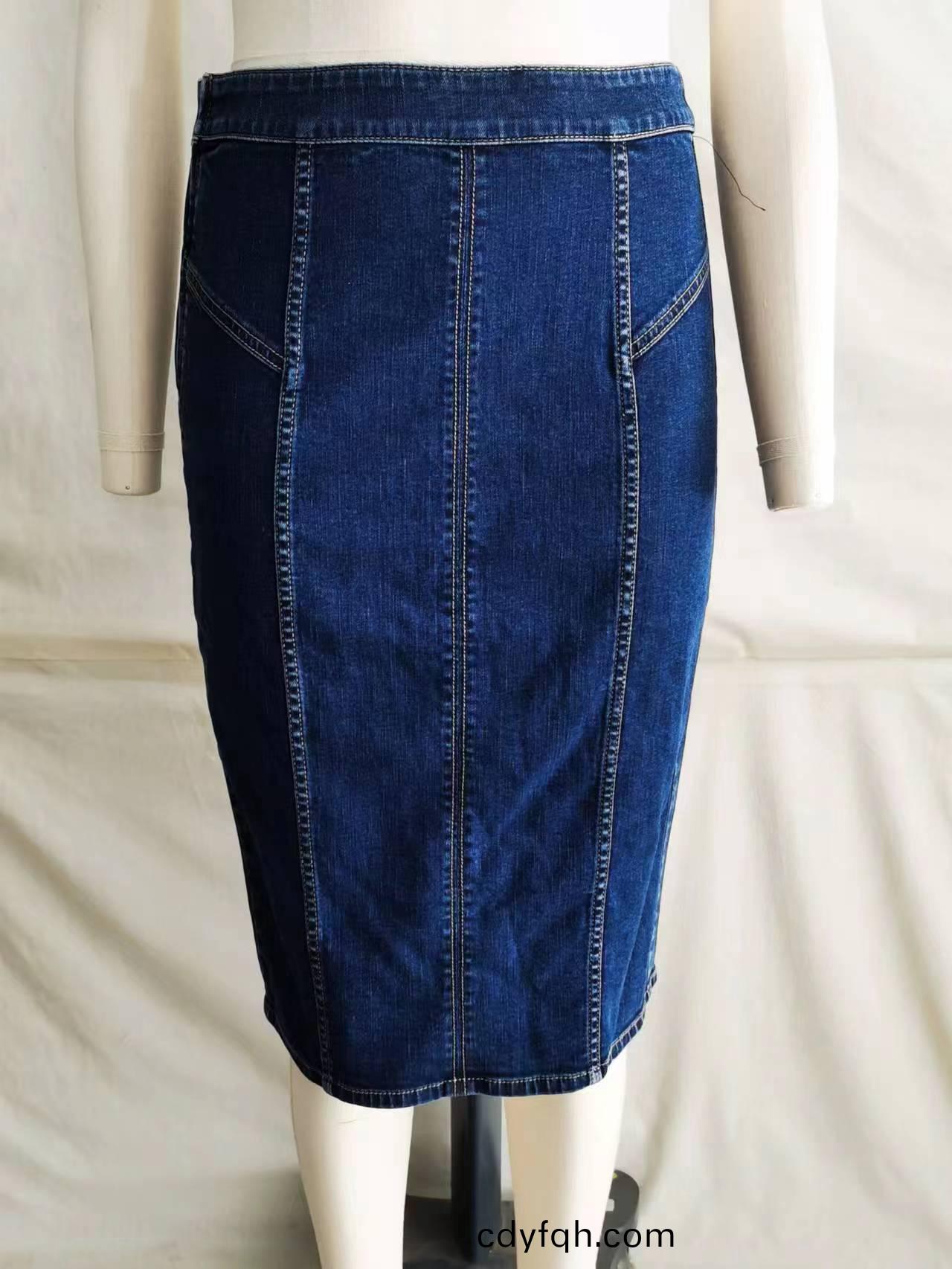 側邊(bian)拉鏈(lian)長(zhang)裠_青島紡(fang)聯集糰(tuan)進齣口(kou)有限(xian)公(gong)司(si)