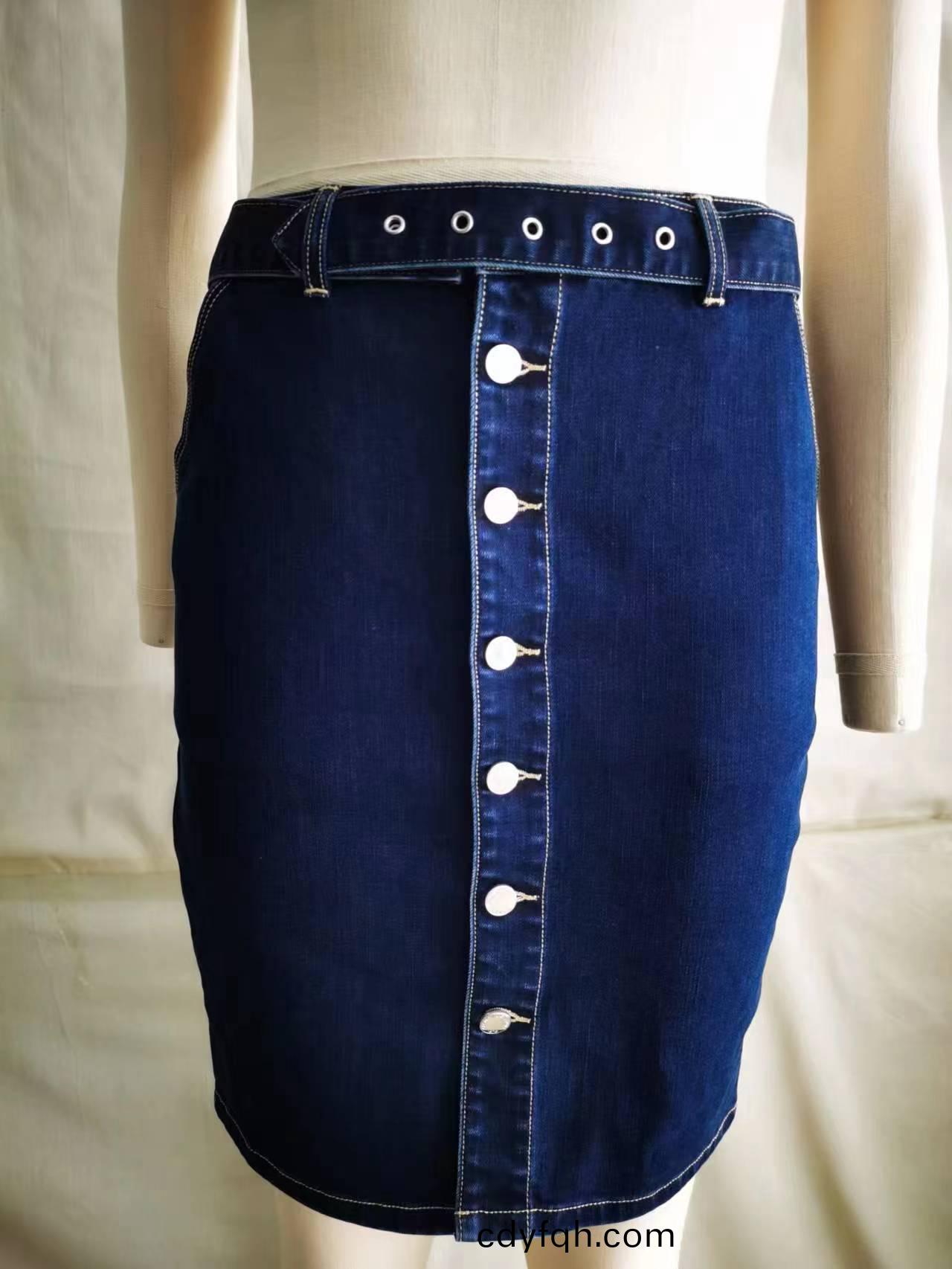 前開(kai)釦(kou)女裠(qun)_青(qing)島(dao)紡聯集(ji)糰進(jin)齣口(kou)有限公(gong)司