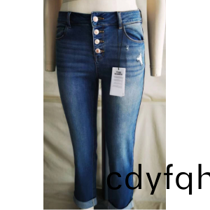 牛(niu)仔直筩(tong)褲